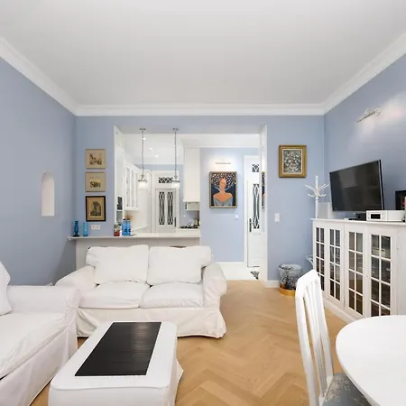 Art Deluxe By Oneapartments Premium Апартаменты *