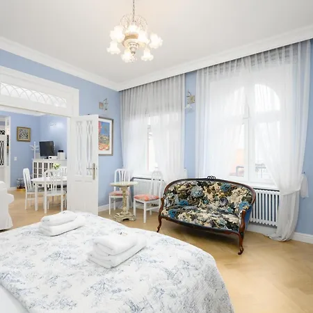 Art Deluxe By Oneapartments Premium Апартаменты *