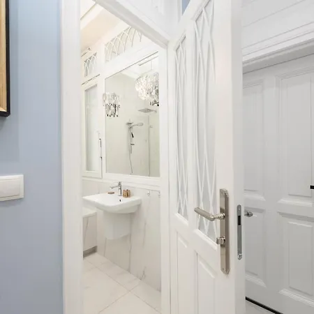Art Deluxe By Oneapartments Premium Апартаменты *
